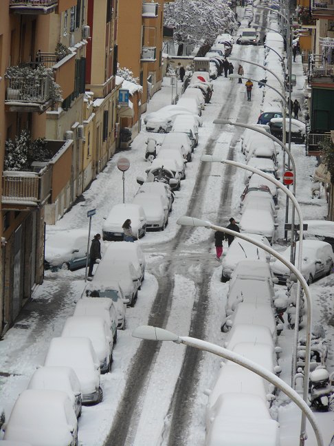 Roma - Forti disagio per la neve nella capitale Romana width=