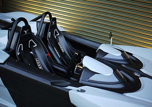 Elemental Motors - Ulteriori motorizzazioni includono il 3 cilindri Ford 1.000 cc EcoBoost, che promette prestazioni brillanti e consumi contenuti, e un propulsore super leggero racing basato sulll’unità 999 cc in dotazione sulla Honda Fireblade. width=