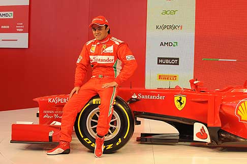 Ferrari - Felipe Massa e la Ferrari F2012 monoposto di Formula 1 width=