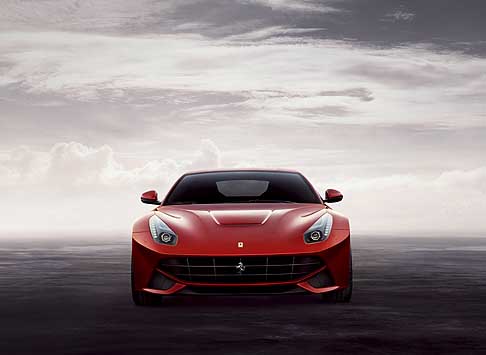 Ferrari - Ferrari F12berlinetta anteriore con ampia presa d´aria e fanaleria a led width=