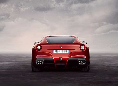 Ferrari - Ferrari F12berlinetta posteriore vettura con doppia marmitta di scarico width=