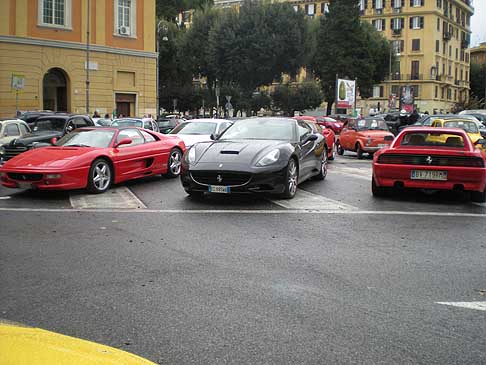 Telethon - Raduno Ferrari a Piazza Mazzini a Roma oraganizzato dal Club Scuderia Quirinale  width=