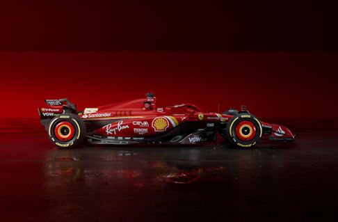 Ferrari - Monoposto Ferrari SF 24 di F1 rispetto alle precedenti stagioni diminuisce il nero, limitato al fondo vettura, alle paratie anteriori, a parte dell’halo e ad altri dettagli.