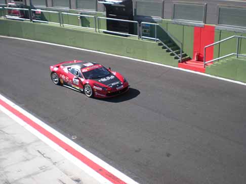 Ferrari Challenge - Ferrari Racing pilota Vezzoni width=
