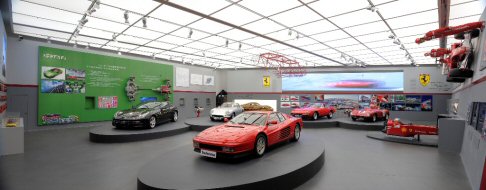Ferrari - All’interno dell’Italian Center presso lo Shanghai Expo Park è stata inaugurata la mostra “Mito Ferrari”. width=