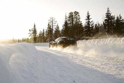 Ferrari - Ferrari Four prove di guida sulla neve width=