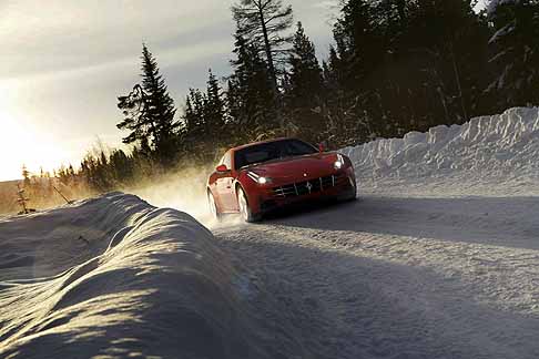 Ferrari - Ferrari FF: la 4x4 di casa Ferrari per i test estremi sulla neve width=