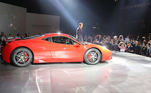 Ferrari - Fra le vetture partecipanti all'evento si distinguono la 195 Inter, la 365 GTC e la Dino ma anche sportive più contemporanee come la 458 Challenge e le vetture laboratorio 599 XX e FXX Evoluzione. width=