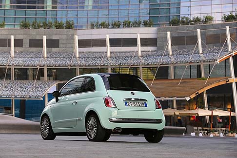 Fiat - Disponibile nelle configurazioni berlina o cabrio, il nuovo allestimento sintetizza look particolare e innovazione.  width=