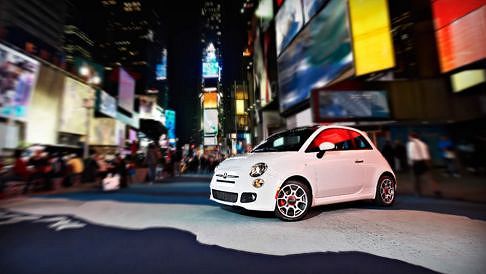 Fiat - Evento USA la city car Fiat 500 alla conquista di News York a Times Square width=