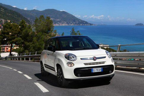 Fiat - A partire da luglio sarà possibile ordinare Fiat 500L in Italia e nei principali mercati europei, mentre il lancio commerciale è previsto in Italia con un Porte Aperte nel primo week-end di ottobre. width=
