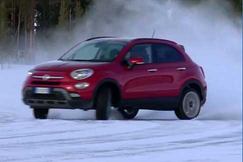 Test Drive ice - Fiat 500X prova di guida su un lago ricoperto dal ghiaccio width=