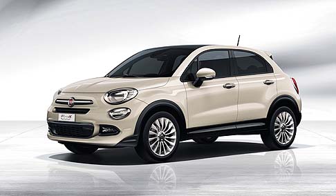 Fiat - Dopo il debutto internazionale al Salone di Parigi, la nuova Fiat 500X si prepara al lancio commerciale e lo fa con una versione dedicata esclusivamente ai primi 2.000 clienti. Si Tratta della Fiat 500X Opening Edition width=