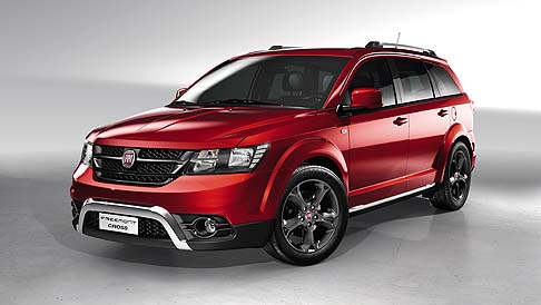 Fiat - Per quanto riguarda, invece, il nuovo Freemont Cross, il crossover si rivolge ad una clientela attenta sia alla funzionalità che al design. width=