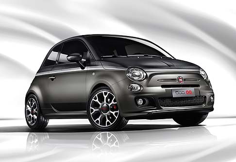 Fiat - A Ginevra debutta, in anteprima mondiale anche la nuova serie speciale Fiat 500 GQ, nata dalla collaborazione con Gentlemen’s Quarterly, il magazine maschile edito da Condé Nast. width=