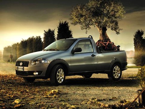 Fiat - Fiat Strada pick-up 2012 con cassone posteriore dotato di ribaltina pieghevole width=
