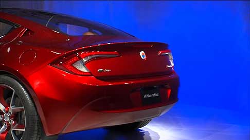 Fisker - Il design è stato ispirato principalmente dalla natura, come dimostrano i lati dalle linee scultoree, presentando l'atteggiamento di una tigre che si prepara al balzo. width=