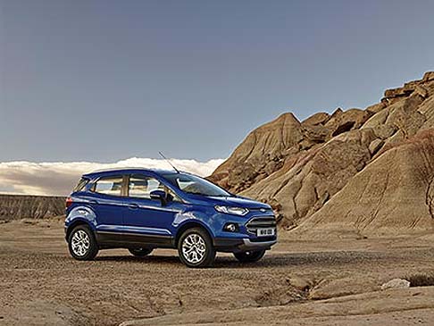 Ford - Per quanto riguarda le motorizzazioni, troviamo il già annunciato EcoBoost 1.0 a 3 cilindri, che vanta la potenza e la brillantezza di un motore di cilindrata superiore. width=