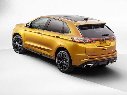 Ford - La doppia telecamera anteriore con schermo Split View offre una migliorata visibilità anche nelle condizioni più critiche. width=