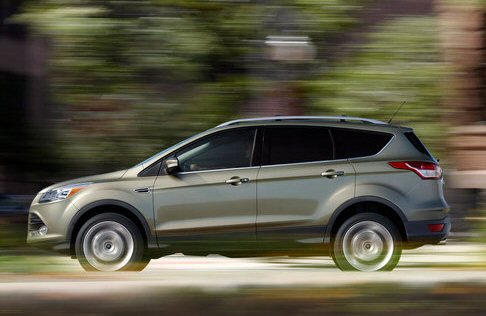 Ford - Cresce l’abitabilità del veicolo, come dimostrano i dati ufficiali, che dichiarano un volume che varia da 972 a 1.928 litri. width=