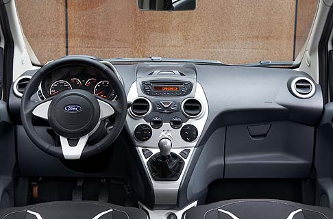 Ford - La Fiesta Black & White Edition e la Ka Black & White Edition sono già ordinabili presso la rete italiana dei Ford Partner. width=
