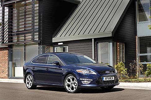 Ford - L’eccellente dinamica di guida è sempre stata tra i tratti più distintivi della vettura grazie all’impiego di propulsori come il V6 ST24 , ST200 e ST220 e gli attuali 2.2 litri Duratorq 200 CV diesel e il motore benzina EcoBoost 240 CV da 2,0 litri. width=