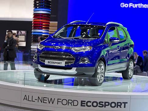 Ford - Infine, troviamo la versione europea del nuovo EcoSport, realizzato sulla base della piattaforma globale B di Ford, che garantisce l’efficienza e l’agilità di una family car compatta senza rinunciare agli elementi tipici di un SUV. width=