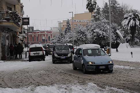 Acquaviva delle Fonti - Forte nevicata ad Acquaviva delle Fonti - Bari a San Silvestro 2014 width=