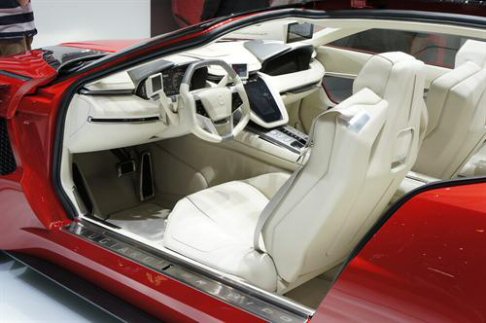 Italdesign Giugiaro - Grazie alla tecnologia LED i gruppi ottici anteriori diventano elemento estetico caratterizzante.  width=