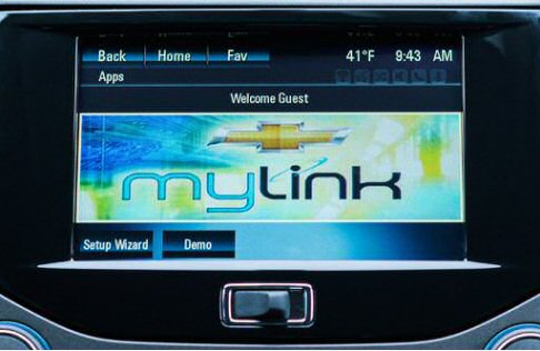 GM - GM offrirà agli sviluppatori un kit di sviluppo software (SDK), attraverso il portale online http://developer.gm.com/, che consentirà di collaborare con GM per realizzare le app automobilistiche. width=