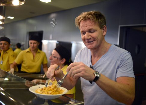 Ferrari - Ramsay è rimasto affascinato dai luoghi di lavoro e dall'ambiente Ferrari. width=