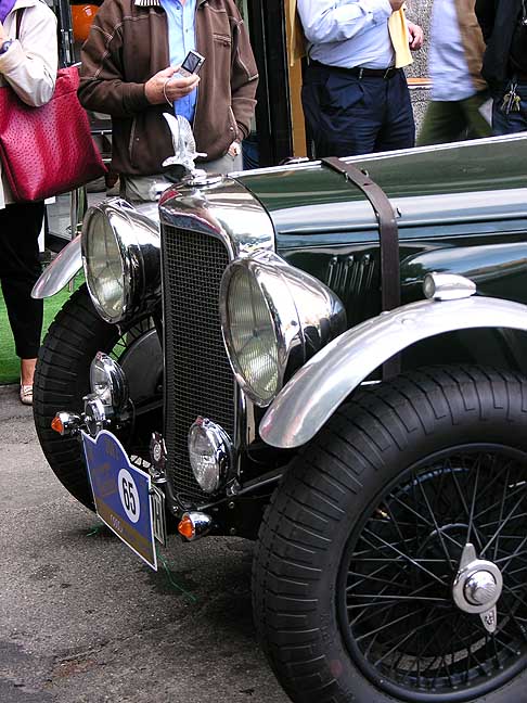 Auto storicche passaggio a Bologna - Gran Premio Nuvolari 2012 passaggio da Bologna dettaglio anteriore della Alvis Speed 25.63 width=