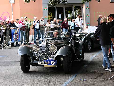 Auto storicche passaggio a Bologna - Gran Premio Nuvolari 2012 tappa di Bologna macchina storica Jaguar SS 100 3.5 Liter del 1937 width=