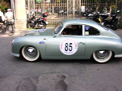 Porsche - Porsche 356 Coupe´ del 1951 pilota Cristina copilota Baroli al Gran Premio Nuvolari 2012 tappa di Bologna width=