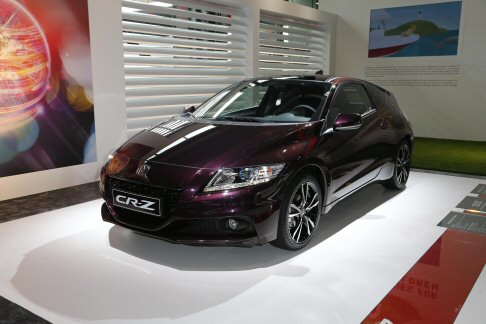 Honda - Honda ha aggiornato la CR-Z ibrida sportiva sia nello stile che nelle prestazioni. width=