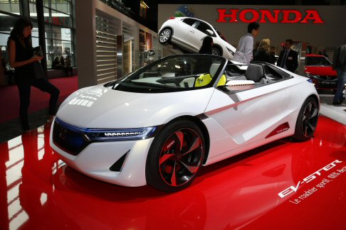 Honda - In vetrina a Parigi anche la EV-STER, la prossima generazione di auto sportive concept di piccole dimensioni.  width=