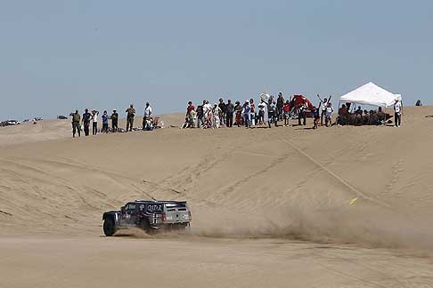 cars Hummer - Hummer H3 guidata dal campione dello Daka 2011 il principe del Qatar Al-Attiyah e co-driver Cruze width=