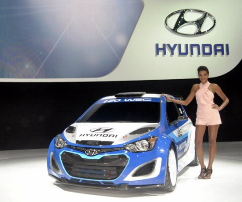 Hyundai - Spazio alle competizioni, invece, con la Hyundai i20 WRC, che esprime il DNA sportivo del brand. width=