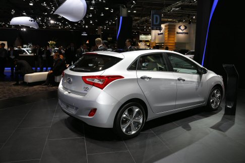 Hyundai - La nuova Hyundai i30 3 porte interpreta in modo originale e sportivo il look proprio delle versioni 5 porte e wagon.  width=