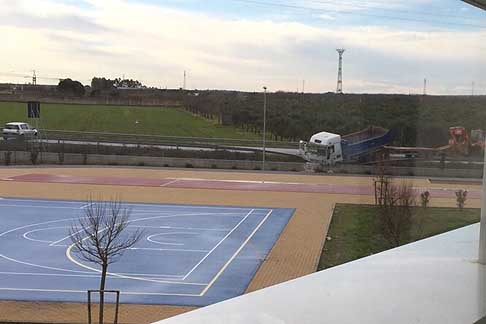 Crash - L’incidente mortale di oggi, alle ore 8.30 circa, sulla circonvallazione di Acquaviva delle Fonti, provincia di Bari, tra un Camion Fiat Iveco con rimorchio e una City Car Smart width=