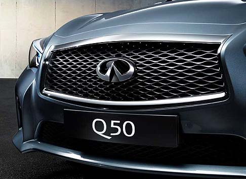 Infiniti - In dettaglio, la nuova Infiniti Q50 propone i caratteristici proiettori della concept Etherea (2011).  width=