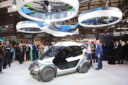 Italdesign - La capsula è progettata per accogliere due passeggeri.