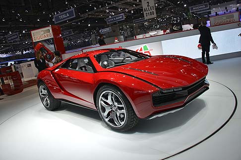 Italdesign Giugiaro - Italdesign Giugiaro festeggia a Ginevra i primi 45 anni di attività presentando in anteprima mondiale Parcour, un modello versatile e perfetto In ogni condizione stradale. width=