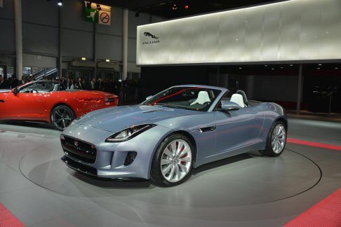 Jaguar - La progettazione di questa due posti sportiva è stata molto attenta e si è avvalsa delle tecnologie più innovative. width=