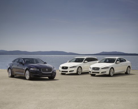 Jaguar - Si rinnovano puntando su efficienza ed un corredo tecnologico di ultima generazione le sportive britanniche Jaguar XJ e XF, che si preparano al lancio commerciale del 2013.  width=