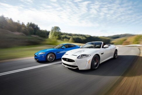 Jaguar - Leggerissima grazie a soluzioni inedite, la Jaguar XKR-S Convertibile vanta un peso pari a 1.795 kg. width=