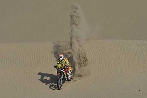 Dakar 2013 - Dakar 2013 Jordi Viladoms su moto Husqvarna TE 449 RR per la 3^ tappa Pisco - Nazca width=