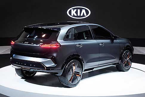 Kia - Lo stile resta fedele al linguaggio di Niro, aggiungendo un corpo dall’aerodinamica più efficiente