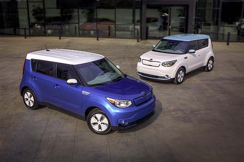 Kia - Personalità originale ed alimentazione green caratterizzano la Kia Soul Eco-electric, che presto vedremo percorrere le strade italiane. width=