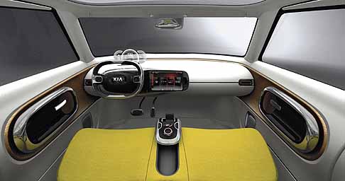 Kia Motors - Interni futuristici della conpept Kia Naimo width=